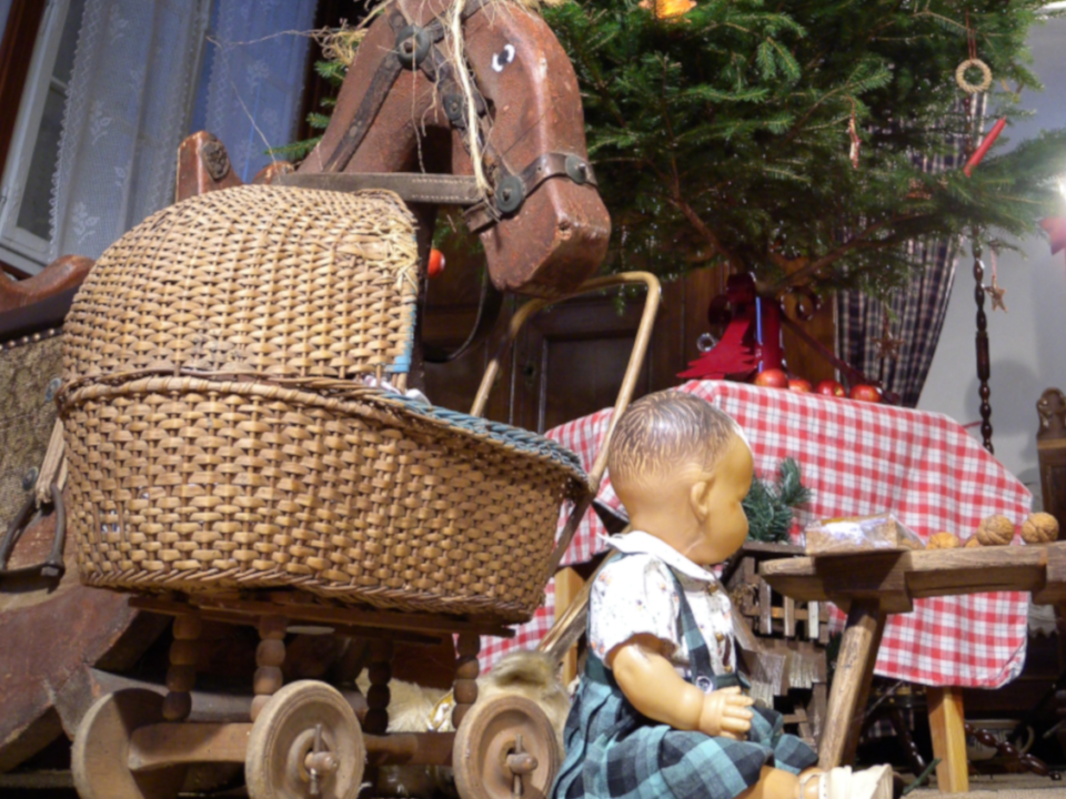 des poupons et des landaus