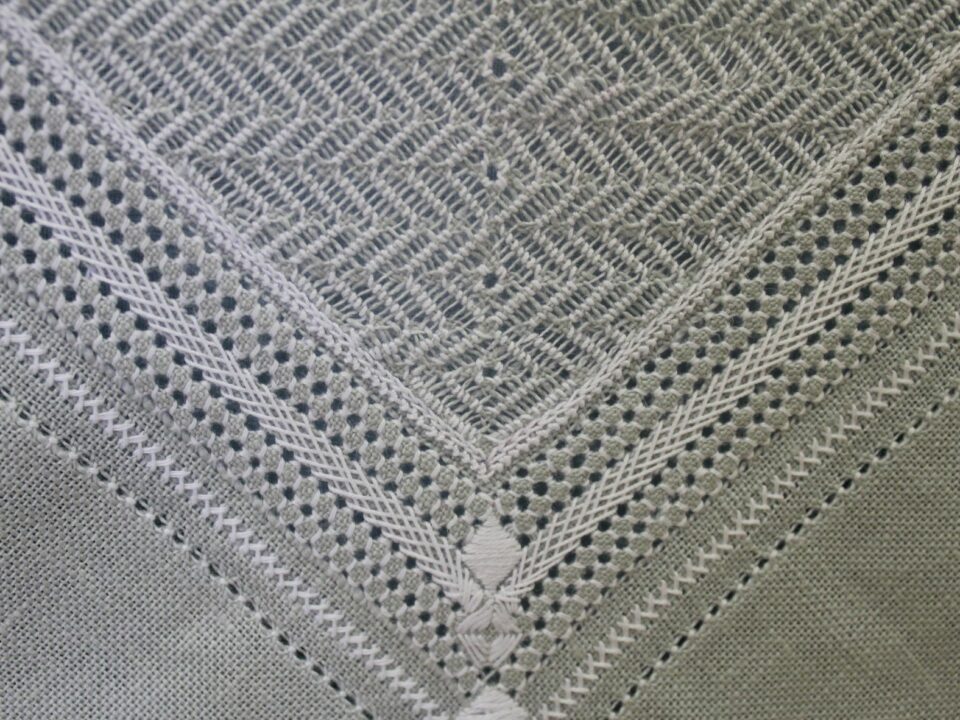 Broderie blanche jours