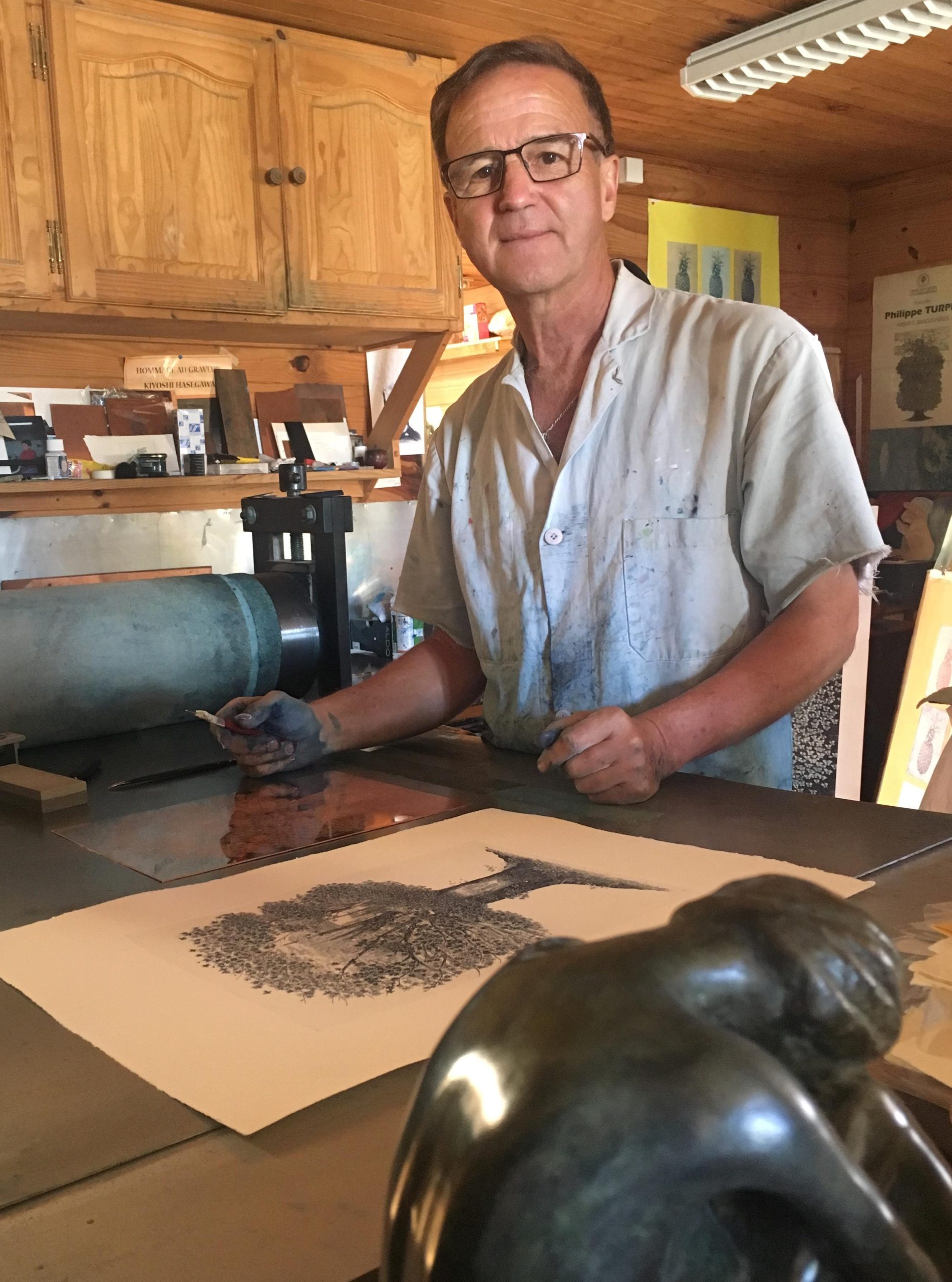 Démonstration de gravure avec tirage manuel sur une presse